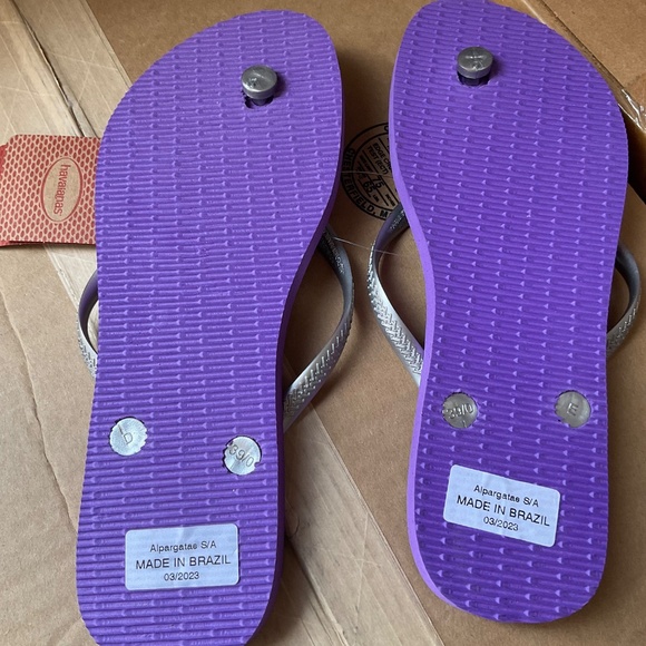 DISNEY FLIP FLOPS  by HAVAIANAS size USA 9/10 NWT - Picture 2 of 4